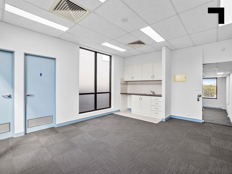Click to view all images 41 Clunies Ross Crescent Mulgrave VIC 3170 - Image 3