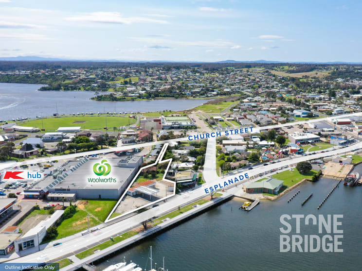 Click to view all images 413 Esplanade Lakes Entrance VIC 3909 - Image 2