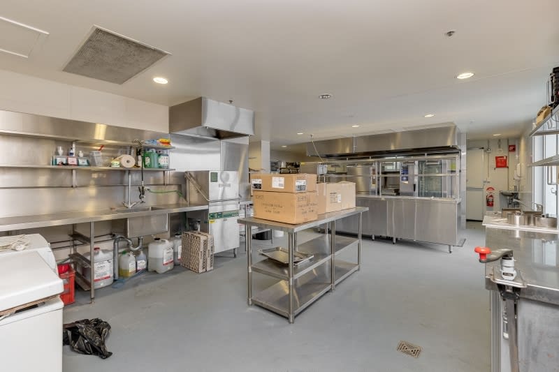 Click to view all images Kitchen/18 Stuart Street Tweed Heads NSW 2485 - Image 1