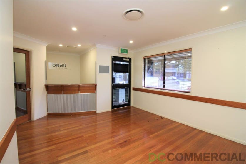 Click to view all images 196 Hume Street East Toowoomba QLD 4350 - Image 3