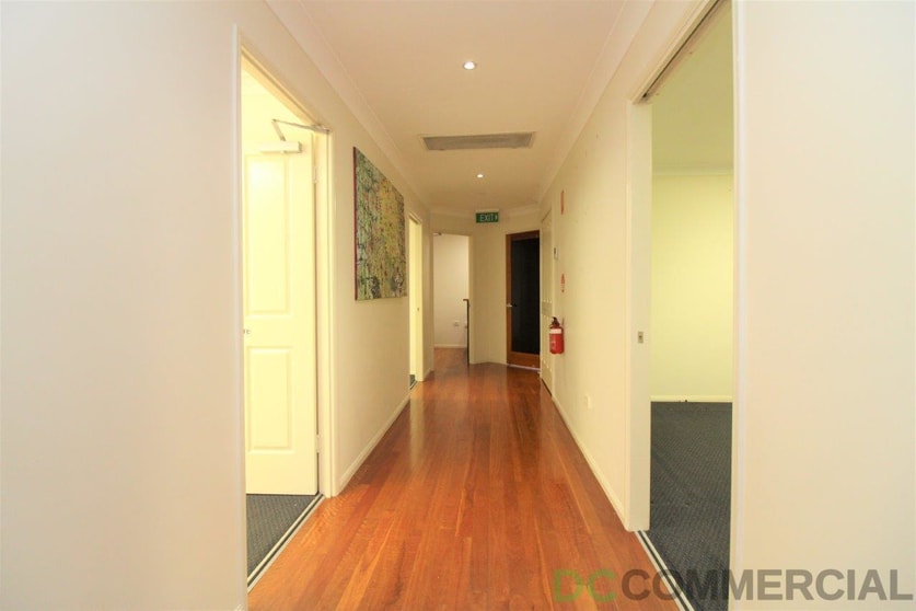 Click to view all images 196 Hume Street East Toowoomba QLD 4350 - Image 2