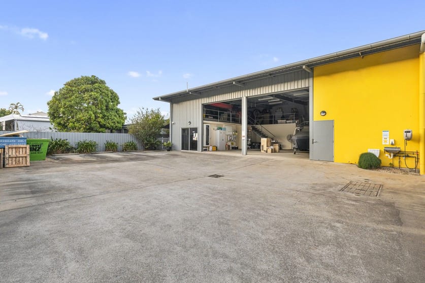 Click to view all images 8 Magazine Street Stratford QLD 4870 - Image 3