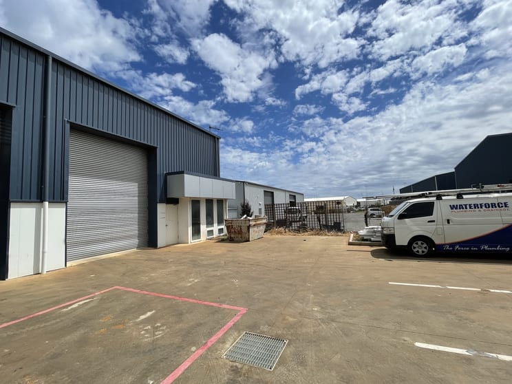 Click to view all images 4/33 Farrow Circuit Seaford SA 5169 - Image 1