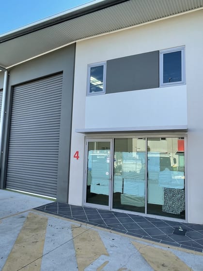 Click to view all images 4/8 Oxley Street North Lakes QLD 4509 - Image 1