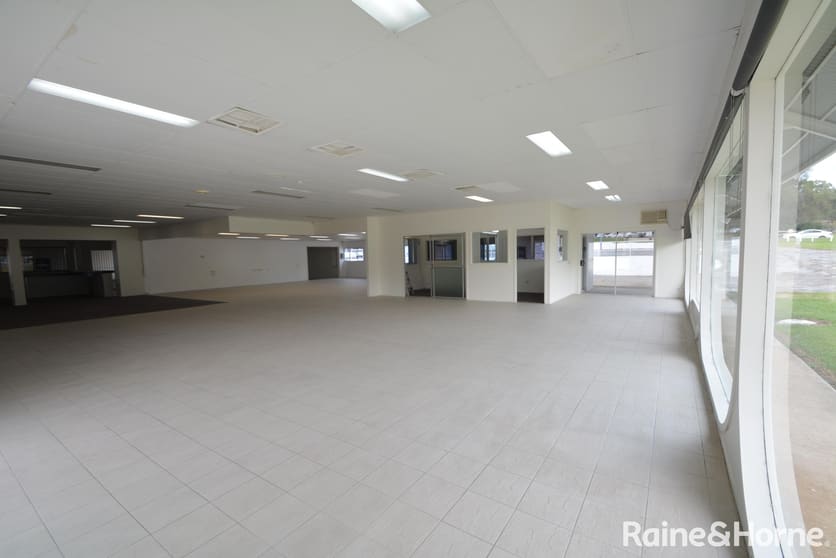 Click to view all images 1 Gladstone-Benaraby Road Gladstone Central QLD 4680 - Image 3