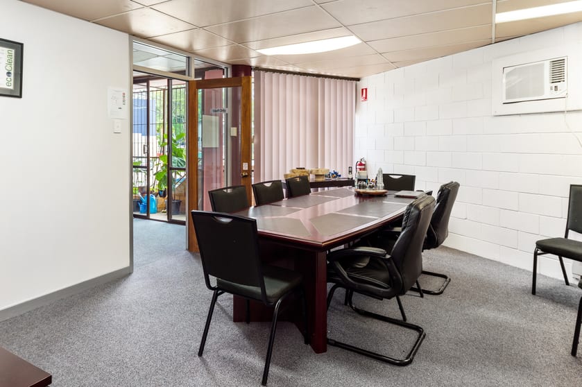 Click to view all images 4&5/8 Welch Street Underwood QLD 4119 - Image 2