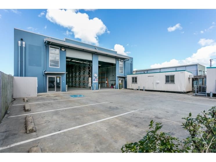 Click to view all images 31-33 Henricks Street Hemmant QLD 4174 - Image 1