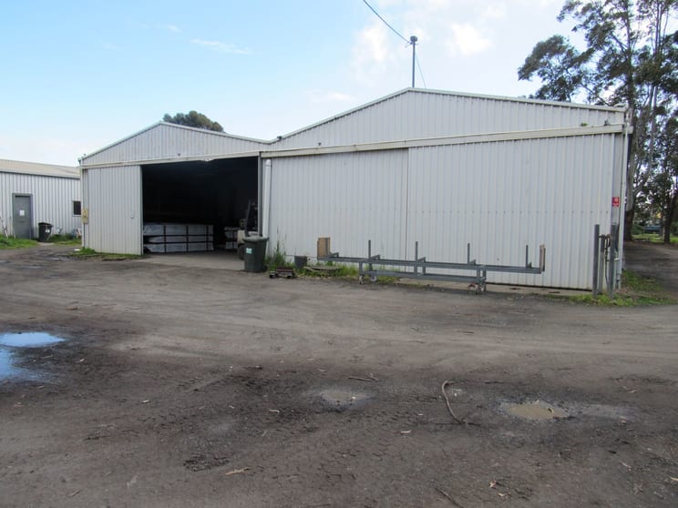 Click to view all images 4 Wright Street Busselton WA 6280 - Image 3