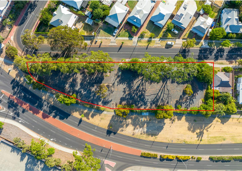 Click to view all images 2 Charles Street Bunbury WA 6230 - Image 2