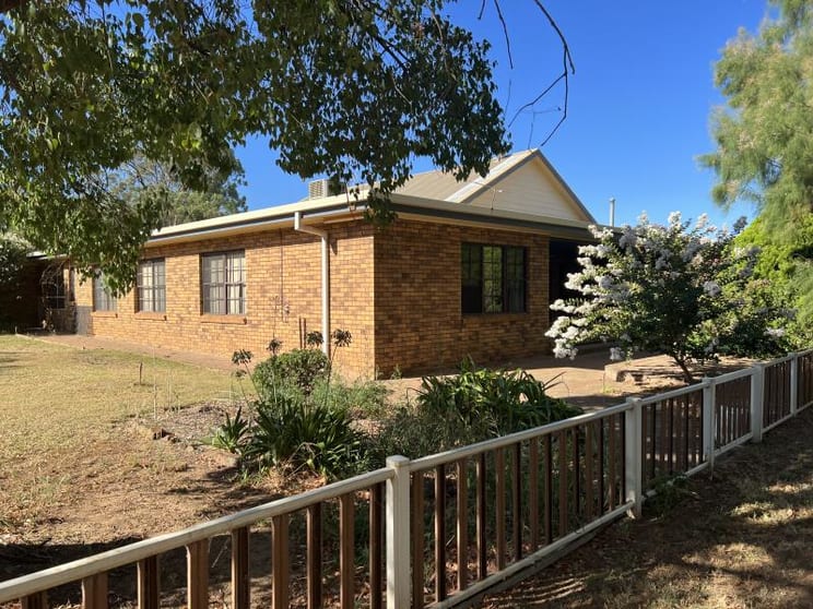 Click to view all images 11 & 13 Dubbo Street Elong Elong NSW 2831 - Image 2