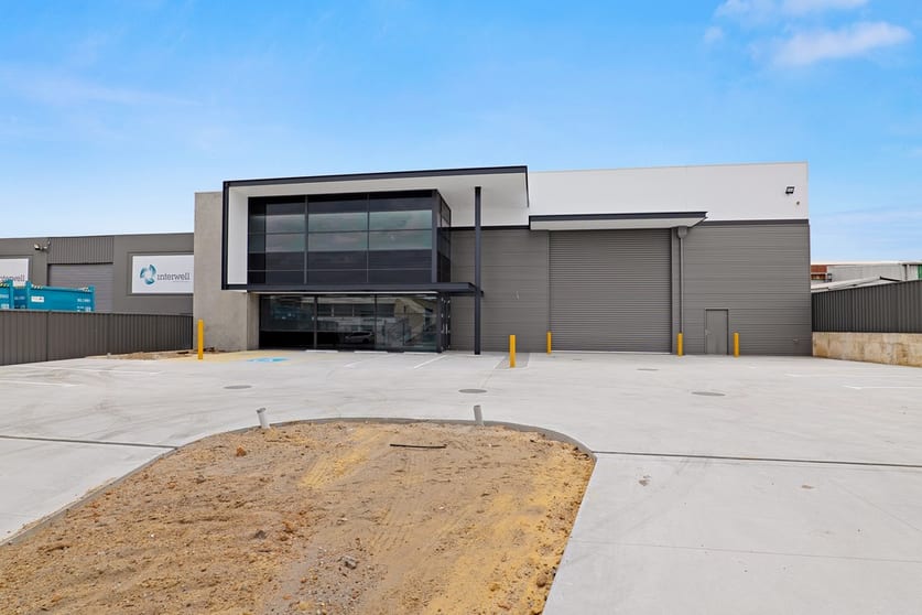 Click to view all images 32 Tennant Street Welshpool WA 6106 - Image 1