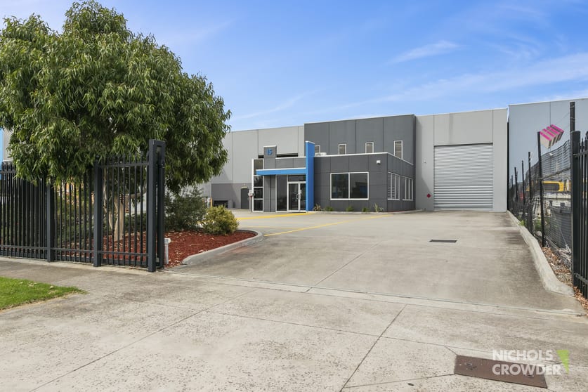 Click to view all images 15 Capital Place Carrum Downs VIC 3201 - Image 3