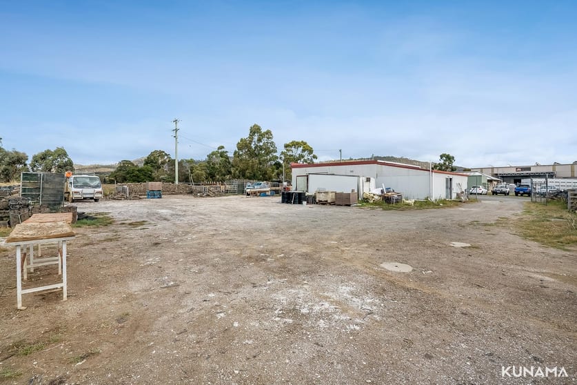 Click to view all images 1106 Cambridge Road Cambridge TAS 7170 - Image 2