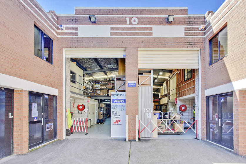 Click to view all images 10A & 10B Wilmette Place Mona Vale NSW 2103 - Image 2