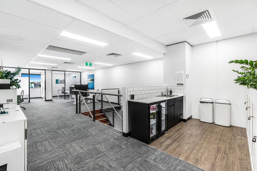 Click to view all images 9/1378 Lytton Road Hemmant QLD 4174 - Image 3