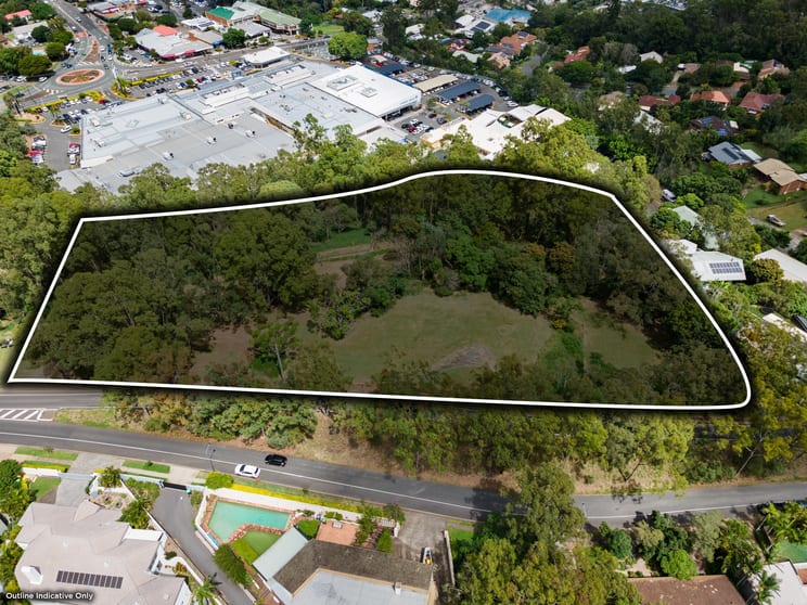 Click to view all images 18 Bielby Road Kenmore Hills QLD 4069 - Image 1