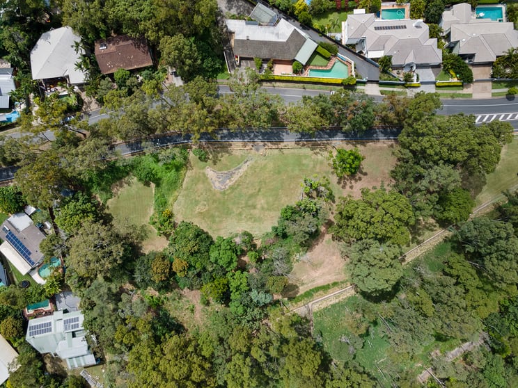 Click to view all images 18 Bielby Road Kenmore Hills QLD 4069 - Image 3