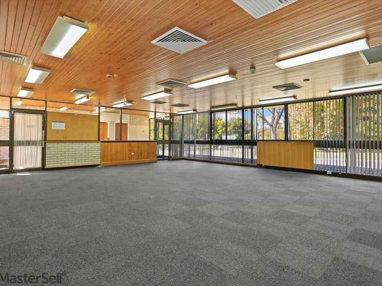 Click to view all images 71 Fitzroy Street Tumut NSW 2720 - Image 2
