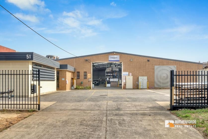 Click to view all images 51 Holloway Drive Bayswater VIC 3153 - Image 1