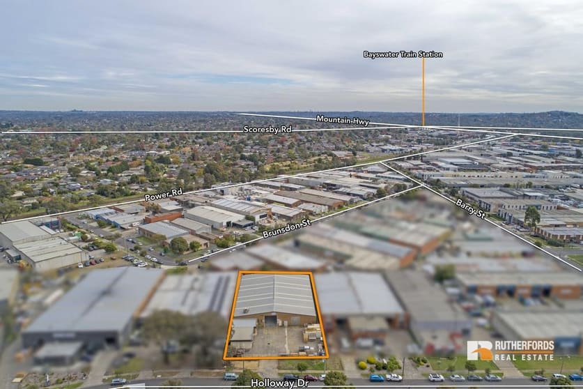 Click to view all images 51 Holloway Drive Bayswater VIC 3153 - Image 2