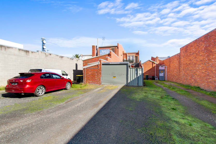 Click to view all images 296 & 296A Raymond Street Sale VIC 3850 - Image 3
