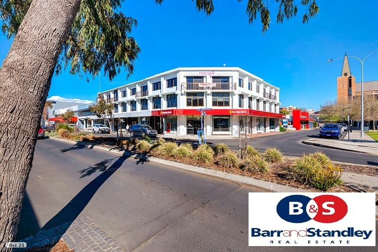 Click to view all images 7 Stirling Street Bunbury WA 6230 - Image 3