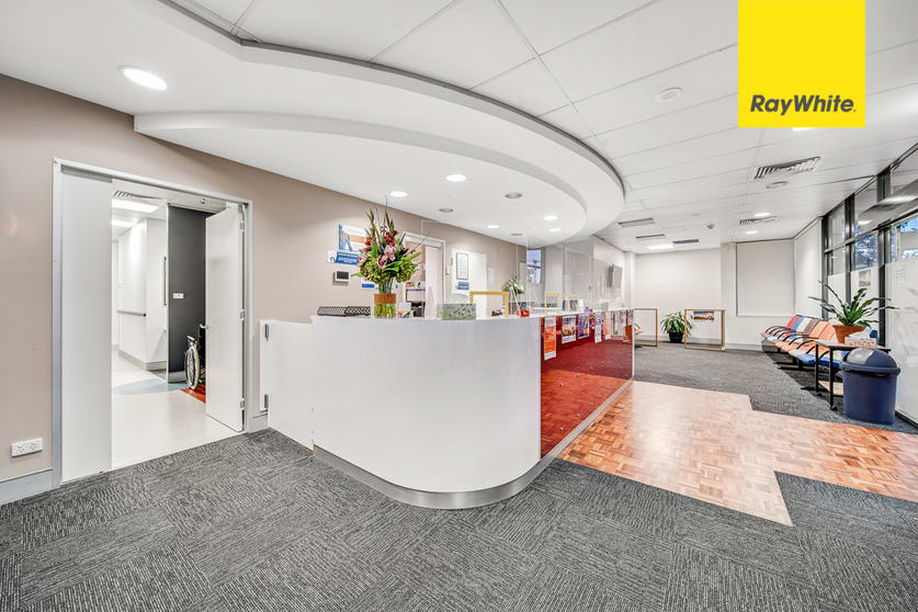 Click to view all images Unit 1/5 Dann Close Garran ACT 2605 - Image 3