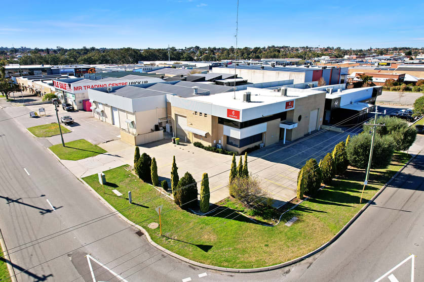 Click to view all images 38 Sundercombe Street Osborne Park WA 6017 - Image 1