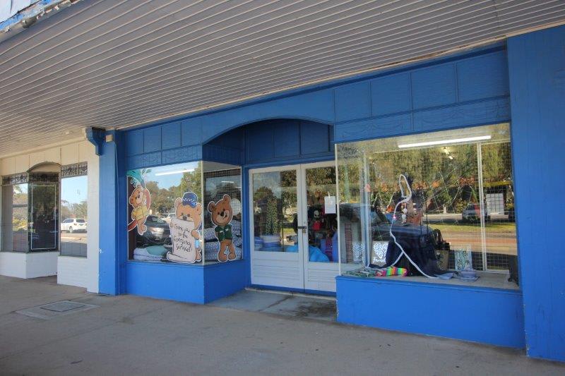 Click to view all images 54 Barrack Street Merredin WA 6415 - Image 2