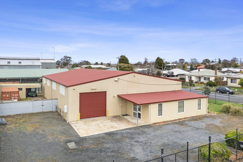 Click to view all images 13-15 Gray Street Sebastopol VIC 3356 - Image 1