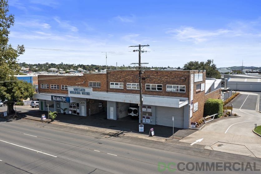 Click to view all images 207-209 James Street & 36 Wylie Street Toowoomba City QLD 4350 - Image 2