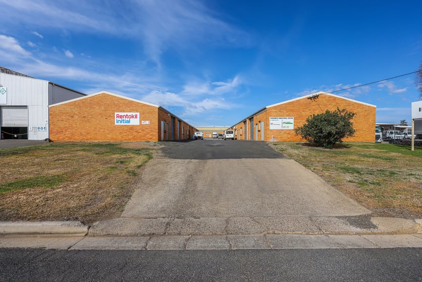 Click to view all images 8 Hargrave Street Tamworth NSW 2340 - Image 2