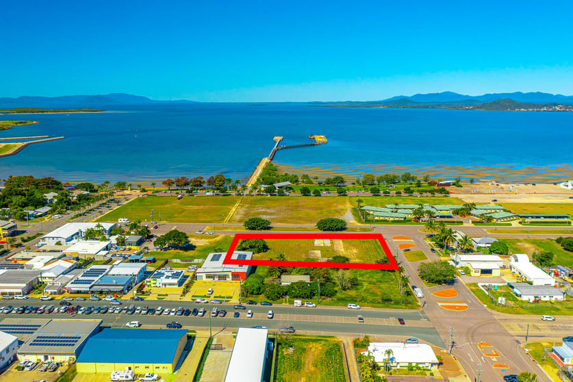 Click to view all images 40 Dalrymple Street Bowen QLD 4805 - Image 1
