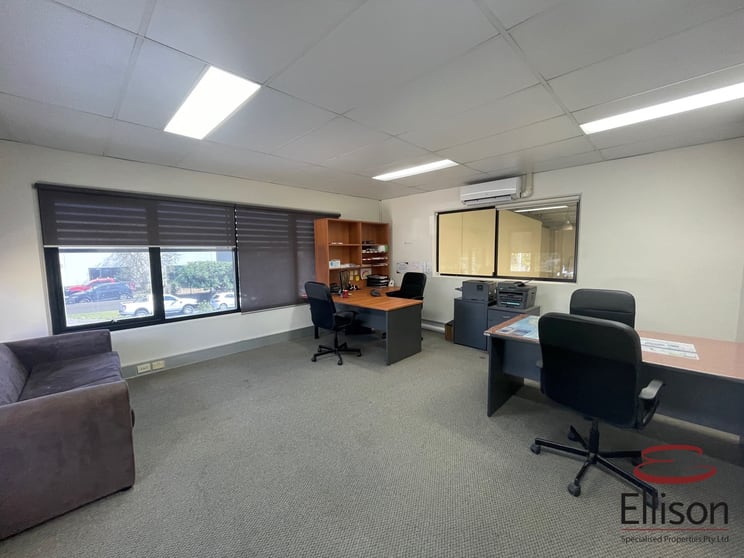 Click to view all images 5/33-43 Meakin Road Meadowbrook QLD 4131 - Image 2