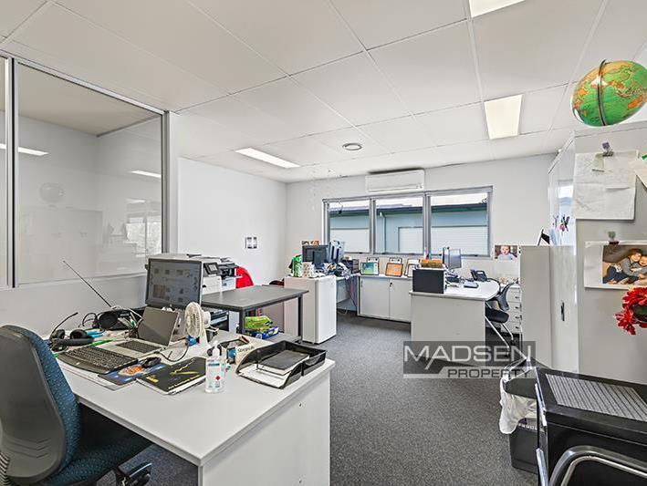 Click to view all images 10/11 Forge Close Sumner QLD 4074 - Image 3
