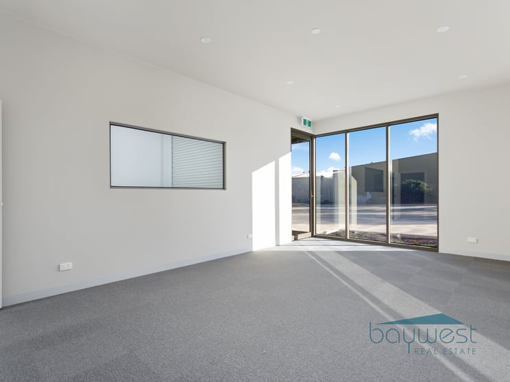Click to view all images 6/76 Reid Parade Hastings VIC 3915 - Image 3