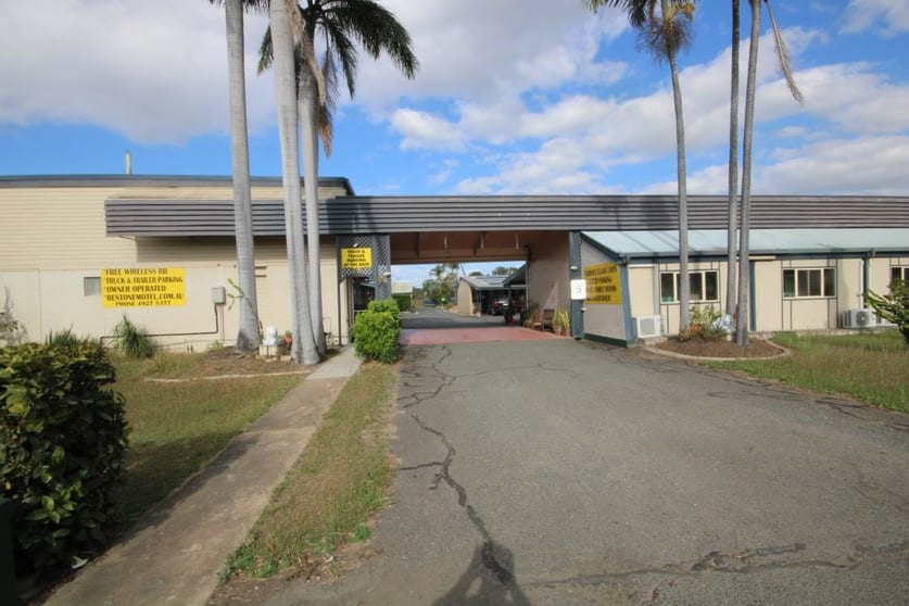 Click to view all images 75 Gladstone Road Allenstown QLD 4700 - Image 3