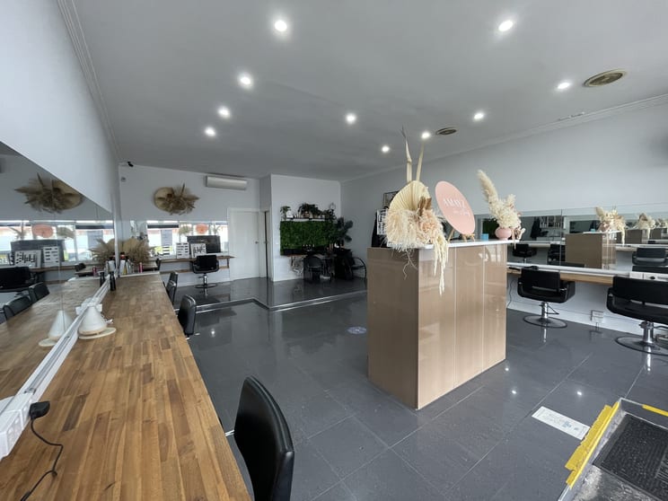 Click to view all images 32 Emu Parade Jacana VIC 3047 - Image 2