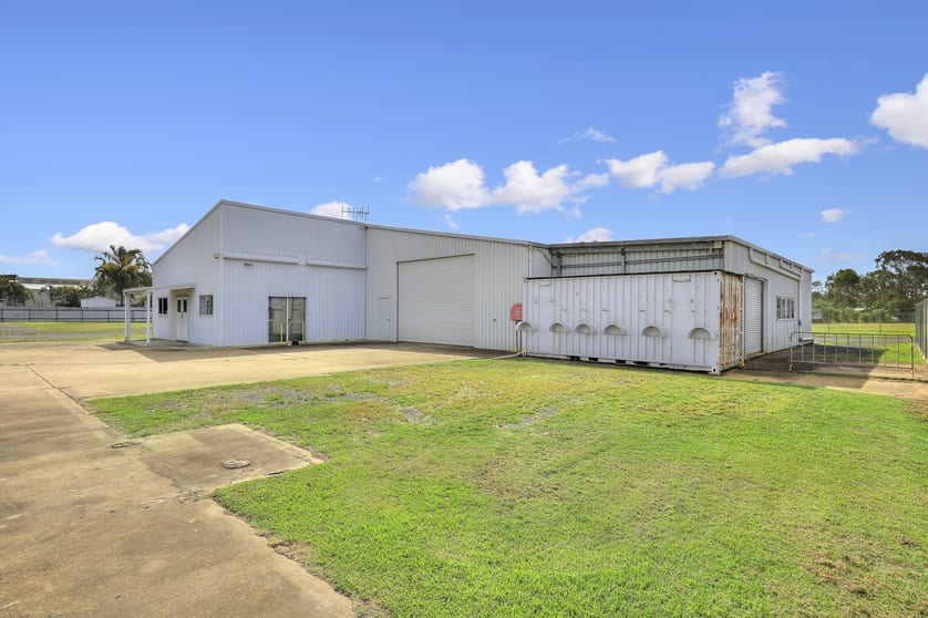 Click to view all images 85-87 Bargara Road Bundaberg East QLD 4670 - Image 3