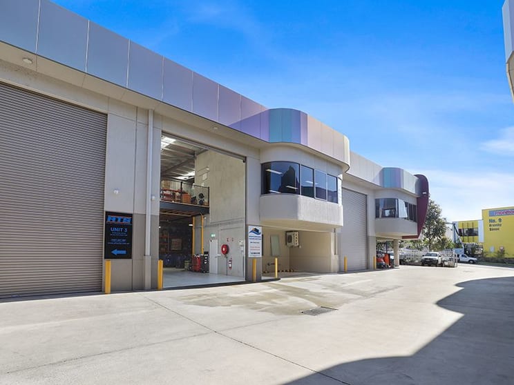 Click to view all images 10 Brumby Street Seven Hills NSW 2147 - Image 1