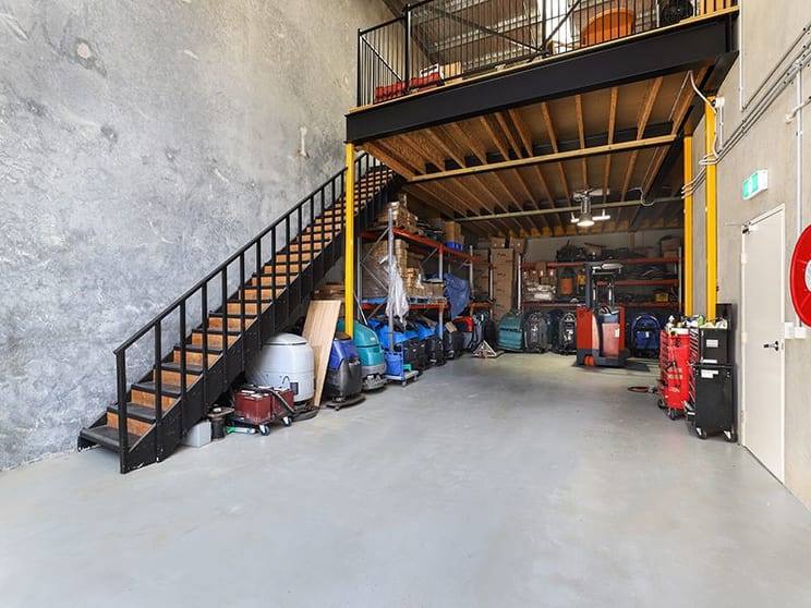Click to view all images 10 Brumby Street Seven Hills NSW 2147 - Image 2