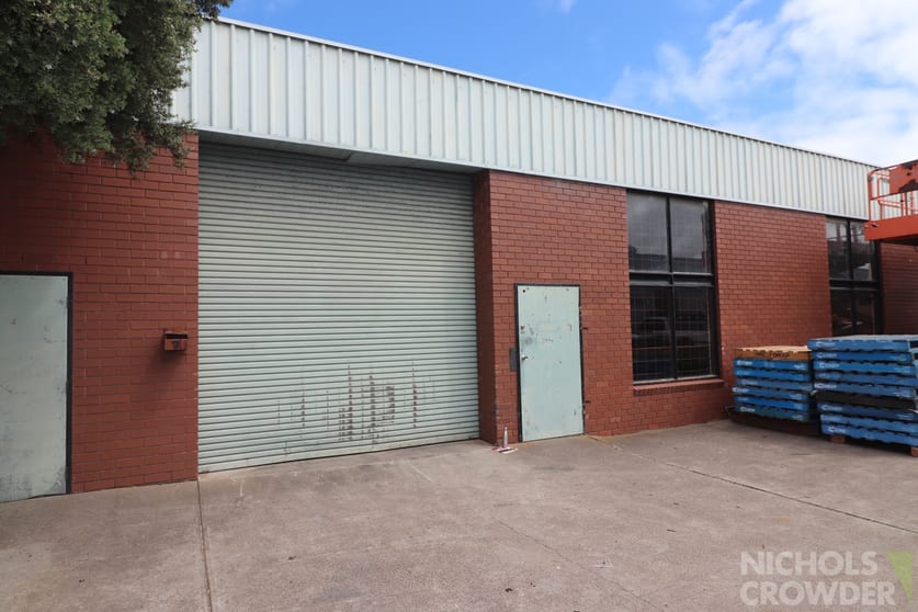 Click to view all images 7/4 Apsley Place Seaford VIC 3198 - Image 2
