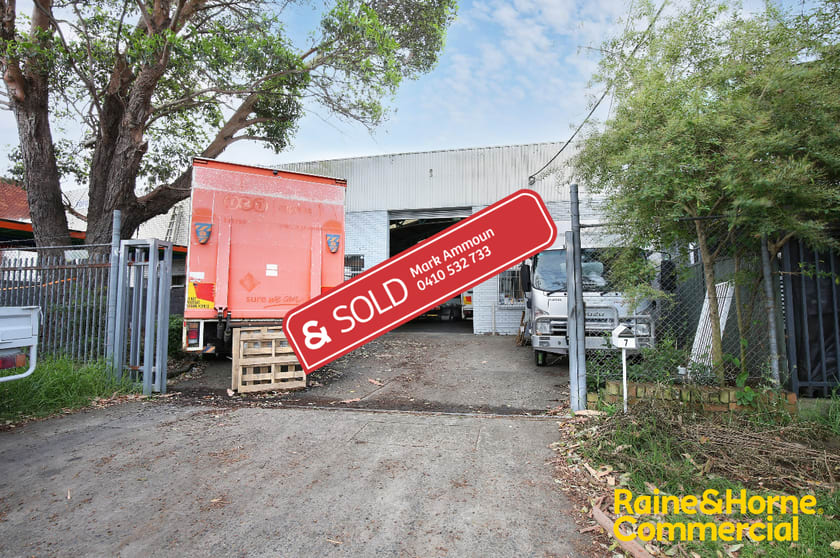 Click to view all images 7 Gartmore Avenue Bankstown NSW 2200 - Image 1