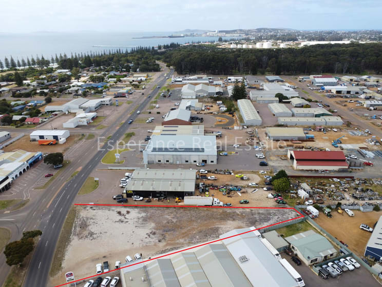 Click to view all images 32 Norseman Road Chadwick WA 6450 - Image 2