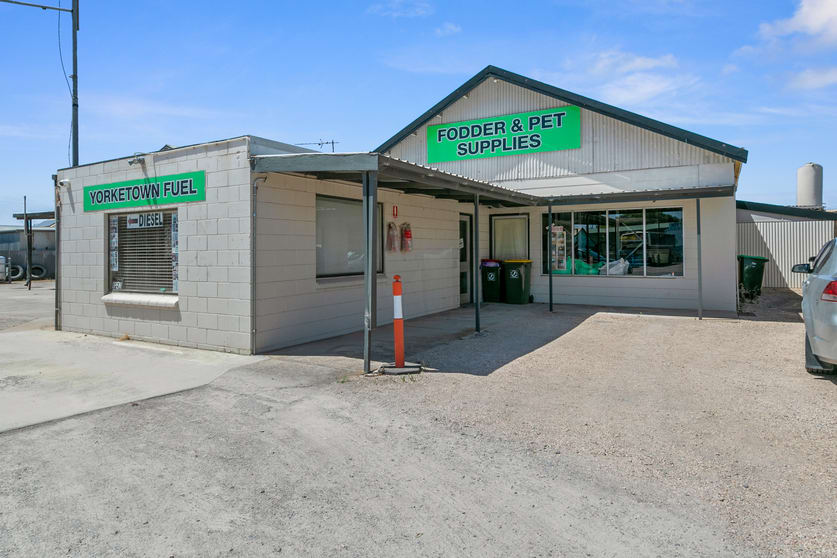 Click to view all images 5-9 Marno & 1 Edwin Street Yorketown SA 5576 - Image 3