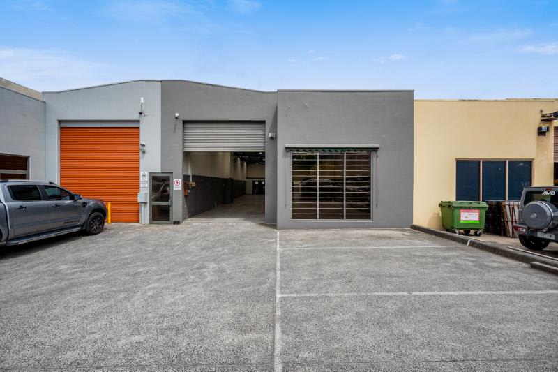 Click to view all images 73 Intrepid Street Berwick VIC 3806 - Image 1