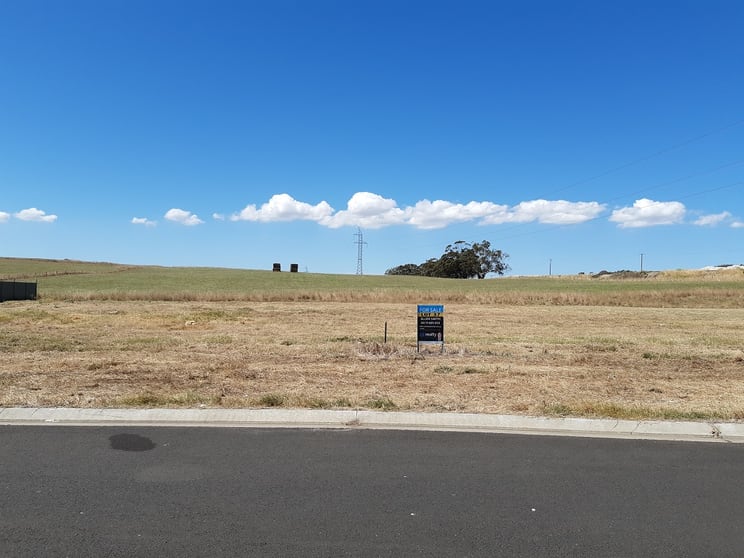 Click to view all images 34, 37 & 40 Dunning Court Mount Gambier SA 5290 - Image 2