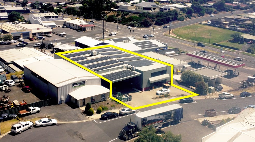 Click to view all images 4 Scott Court Mount Gambier SA 5290 - Image 2