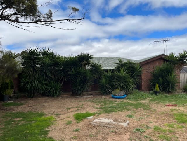 Click to view all images 73 Old Swanport Rd Murray Bridge SA 5253 - Image 3