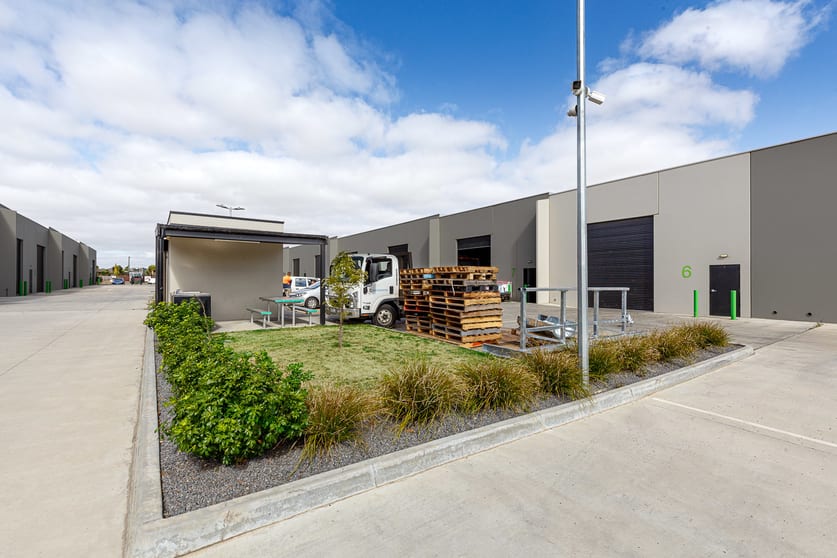 Click to view all images 7/30 Waringa Drive Mitchell Park VIC 3355 - Image 2